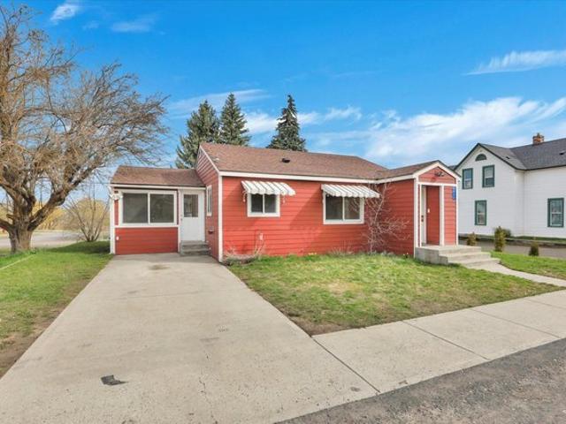 House for sale in Davenport, Washington