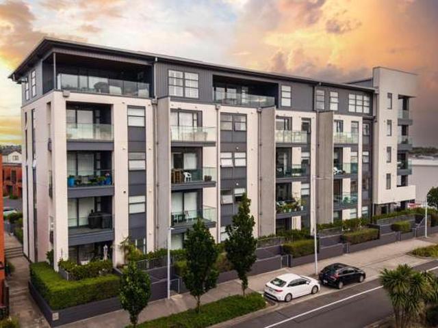 Apartment for sale in Paremoremo
