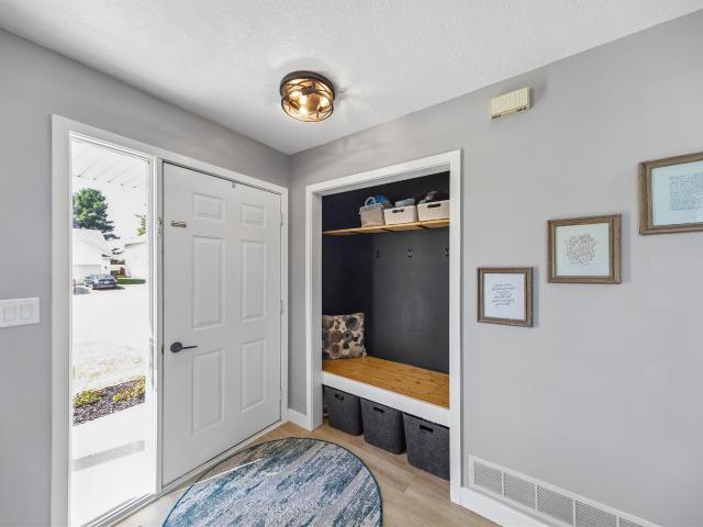 House for sale in Fieldstone, West Des Moines
