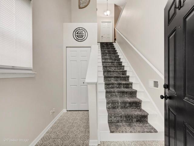 Condo for sale in Glen Ellyn