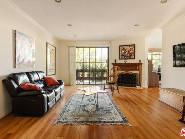 Condo for sale in Los Angeles, Los Angeles County