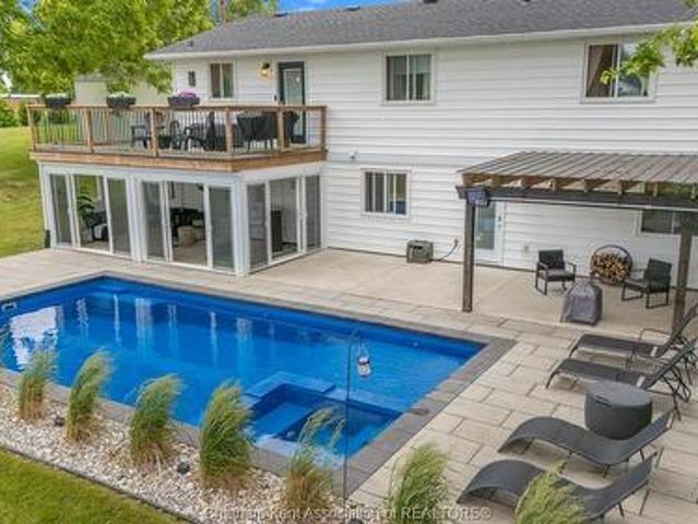 House for sale in Chatham–kent, Ontario