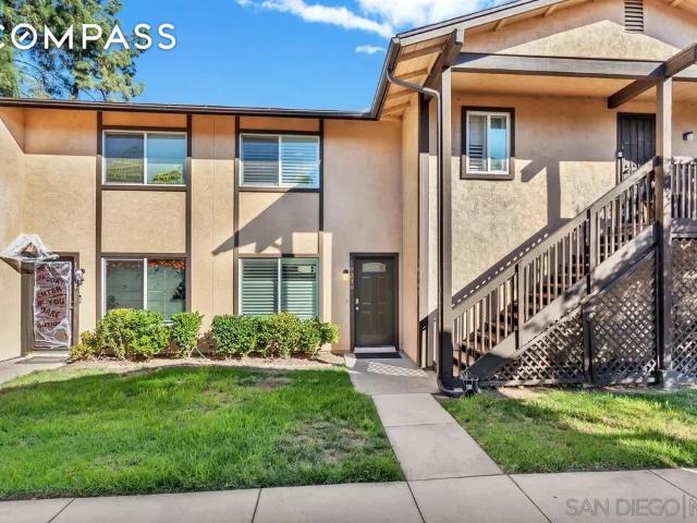 Townhouse for sale in Santee, California