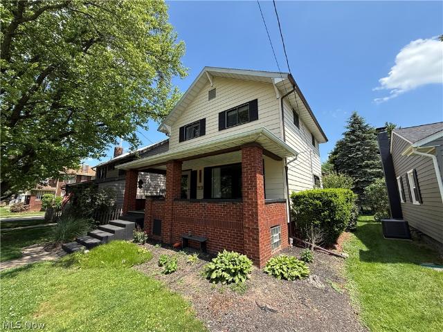 House for sale in Uhrichsville, Ohio