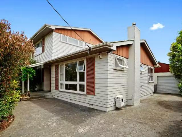 House for sale in Days Bay, Wellington