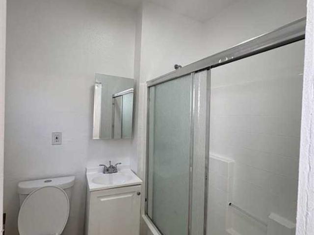 Apartment for rent in Long Beach, California