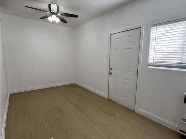 Apartment for rent in Long Beach, California