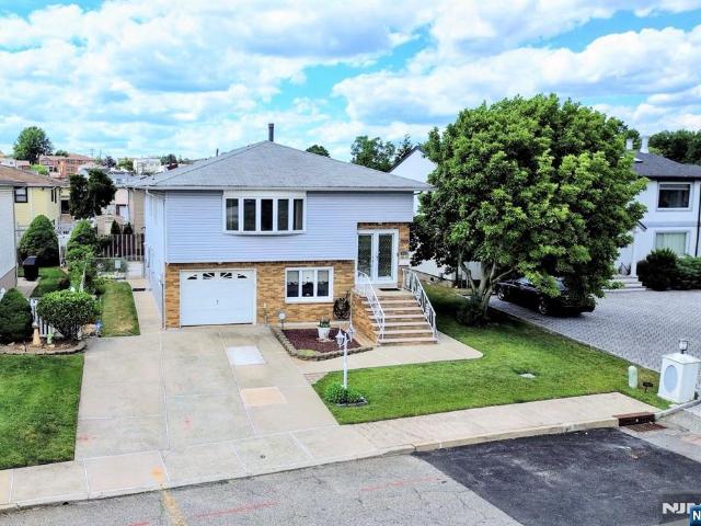 House for sale in Hudson, New Jersey
