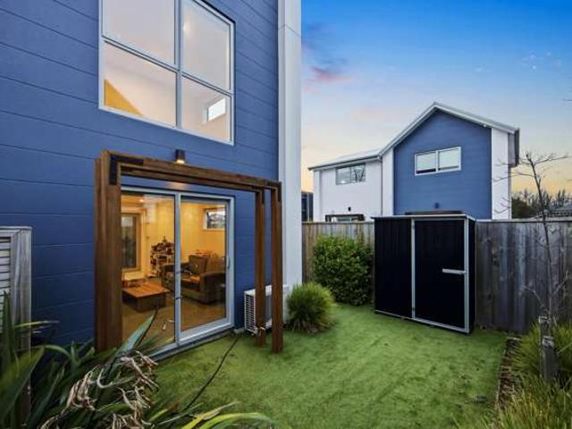 Townhouse for sale in Heathcote, Canterbury