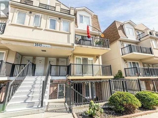 Townhouse for sale in Humber River—Black Creek, Toronto