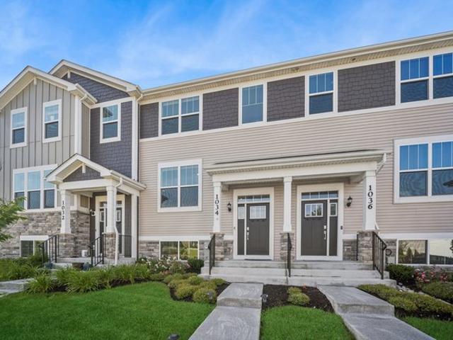 Townhouse for sale in South Elgin, Illinois