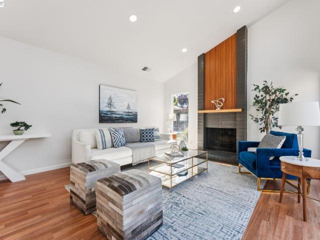 Townhouse for sale in Alameda, California