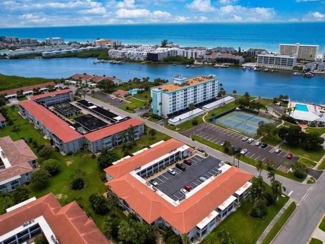 Condo for sale in Largo, Florida
