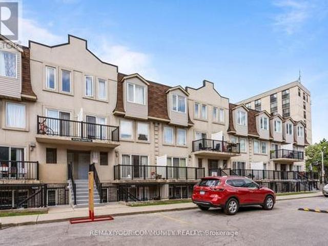 Townhouse for sale in Woburn, Ontario