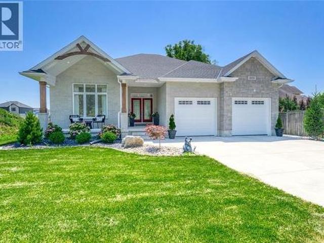 House for sale in Brights Grove, Ontario