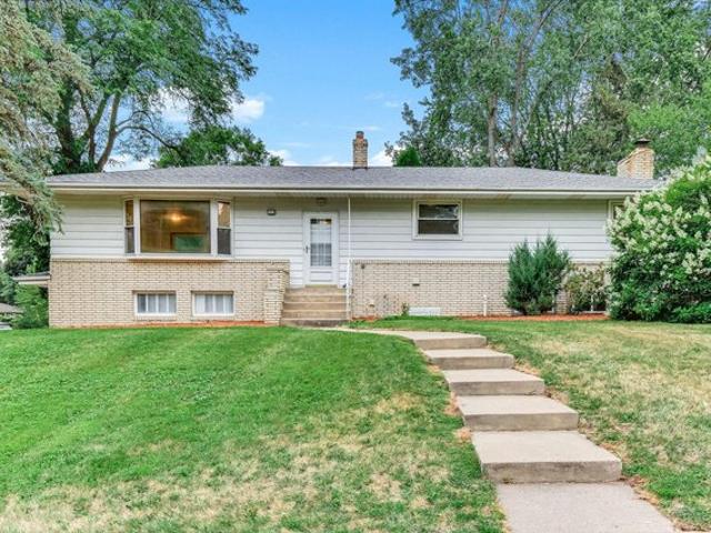House for sale in Hills of Home, Shoreview