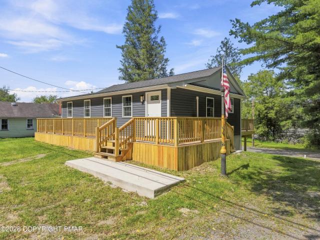 House for sale in Smithfield Township, Monroe County