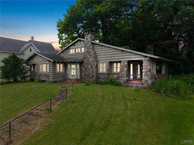 House for sale in Syracuse, New York