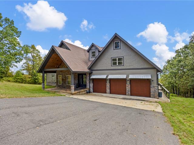 House for sale in Dover, Pope County