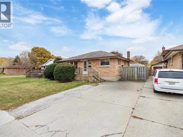House for sale in Brights Grove, Ontario