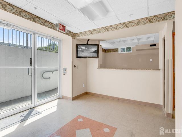 Commercial for sale in Edison Commercial for sale in Edison