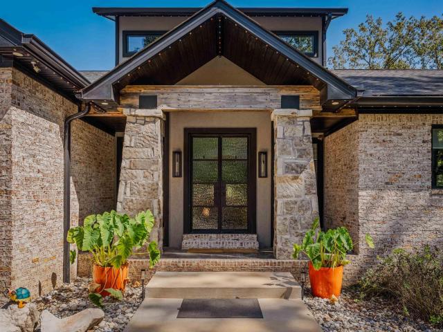 House for sale in Evergreen, Bryant