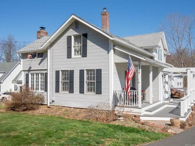 House for sale in Suffield, Connecticut