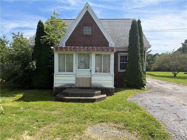 House for sale in Niagara, New York