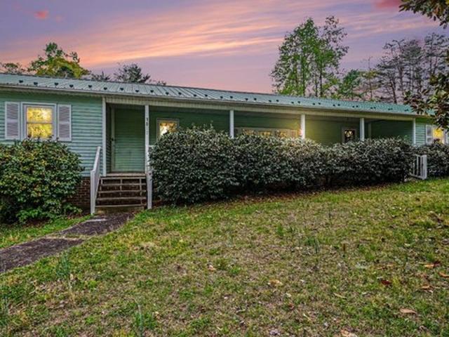 House for sale in Hamptonville, North Carolina