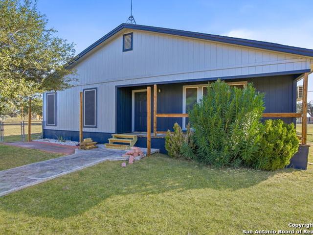 House for sale in Devine, Medina County