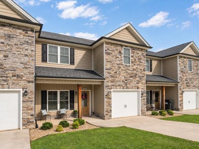 Townhouse for sale in Virginia