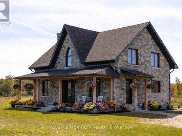 House for sale in Ontario
