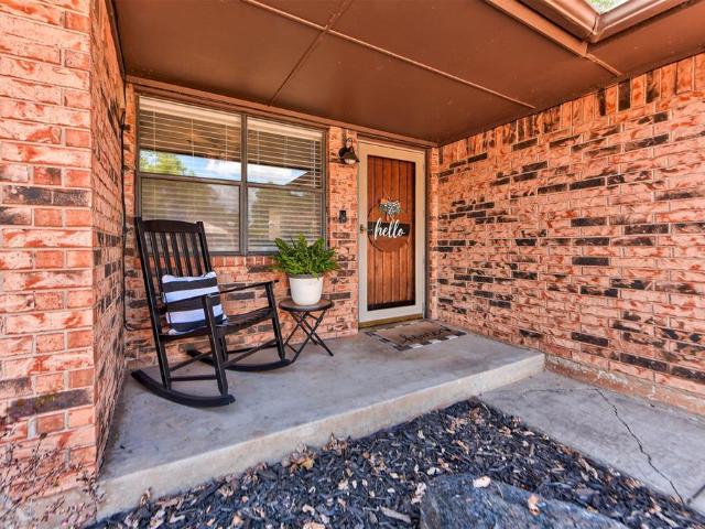 House for sale in Mustang, Canadian County