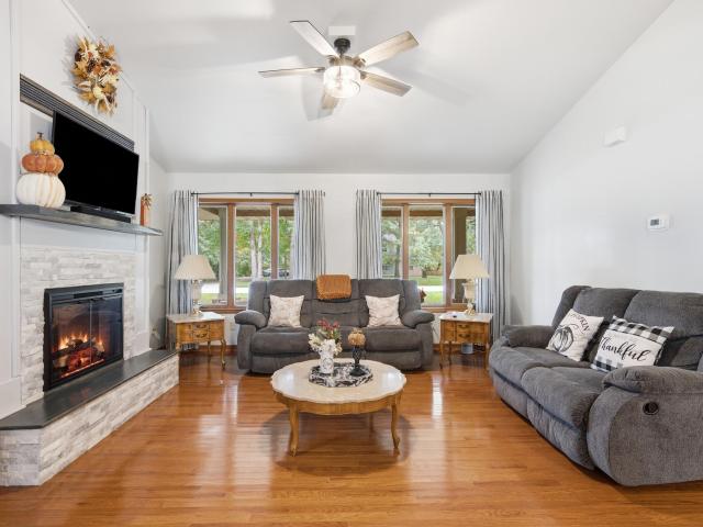 House for sale in De Motte, Jasper County