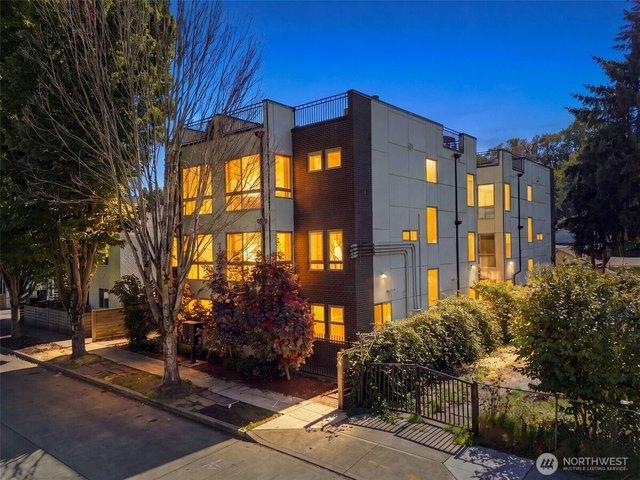 Townhouse for sale in Seattle, Washington