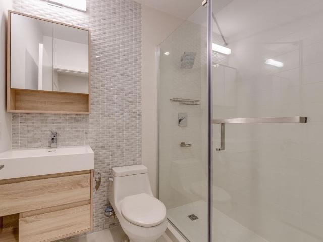 House for rent in Lower Robson, Vancouver