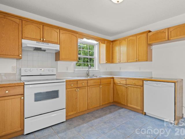 House for sale in Hildebran, North Carolina