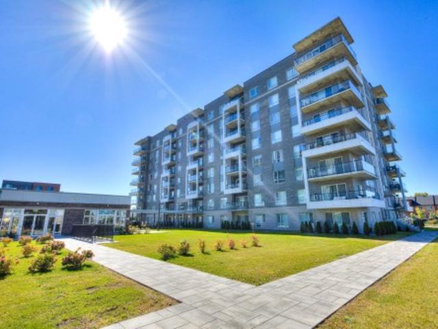 Condo for sale in Pointe-Claire, Montréal (région administrative)