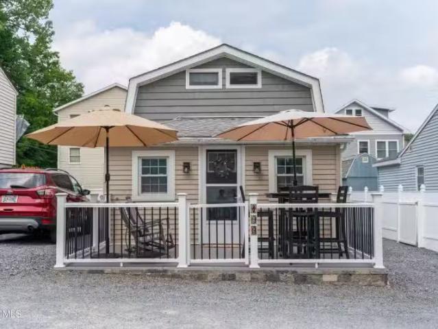 House for rent in Clifton Park