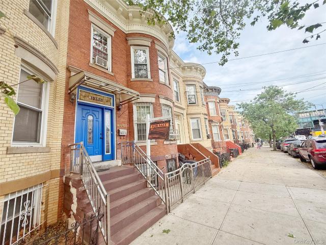 House for sale in Queens County, New York
