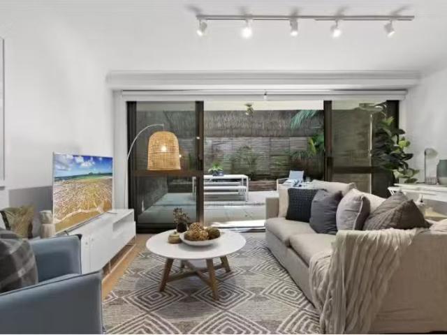 Apartment for rent in Lower North Shore, Sydney
