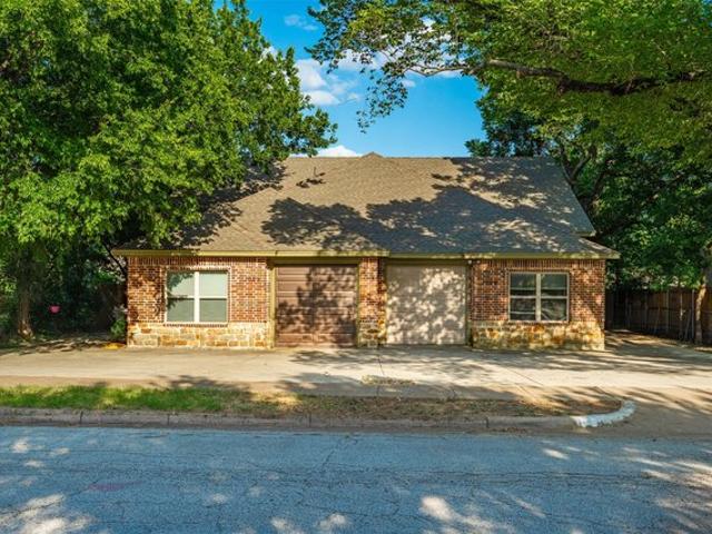 House for sale in Benbrook, Texas