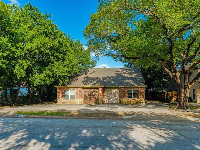House for sale in Benbrook, Texas