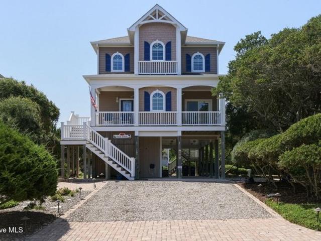 House for sale in Emerald Isle, North Carolina