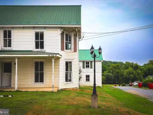 House for sale in Shepherdstown