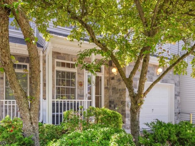 Townhouse for sale in Parsippany, New Jersey