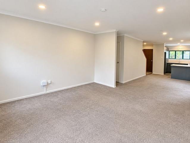 Townhouse for rent in Oteha, Upper Harbour