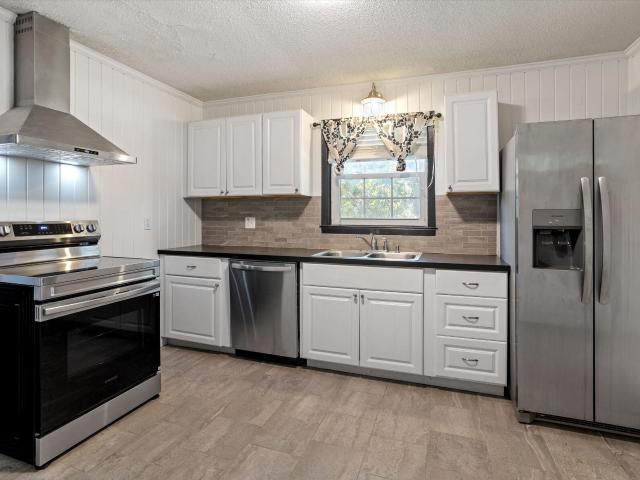 House for sale in Bunnlevel, North Carolina