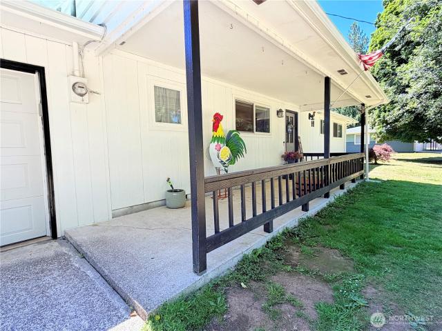 House for sale in Elma, Washington