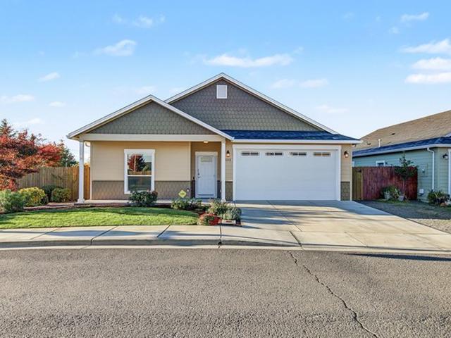 House for sale in Eagle Point, Jackson County